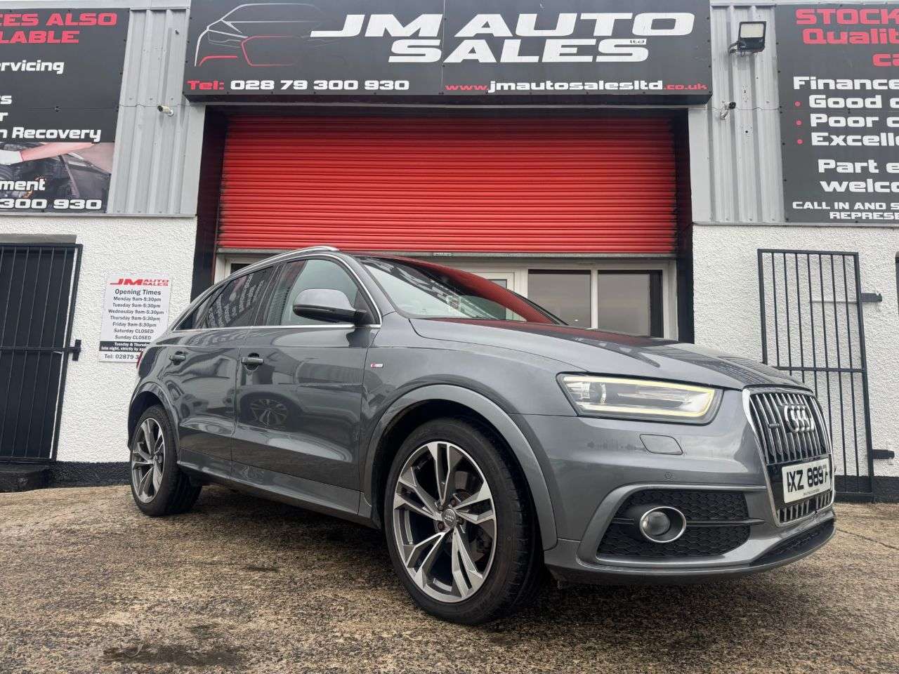 A 2014 AUDI Q3 2.0 TDI S line Plus SUV 5dr Diesel S Tronic quattro Euro 5 (s/s) (177 ps) A 2014 AUDI Q3 2.0 TDI S line Plus SUV 5dr Diesel S Tronic quattro Euro 5 (s/s) (177 ps)