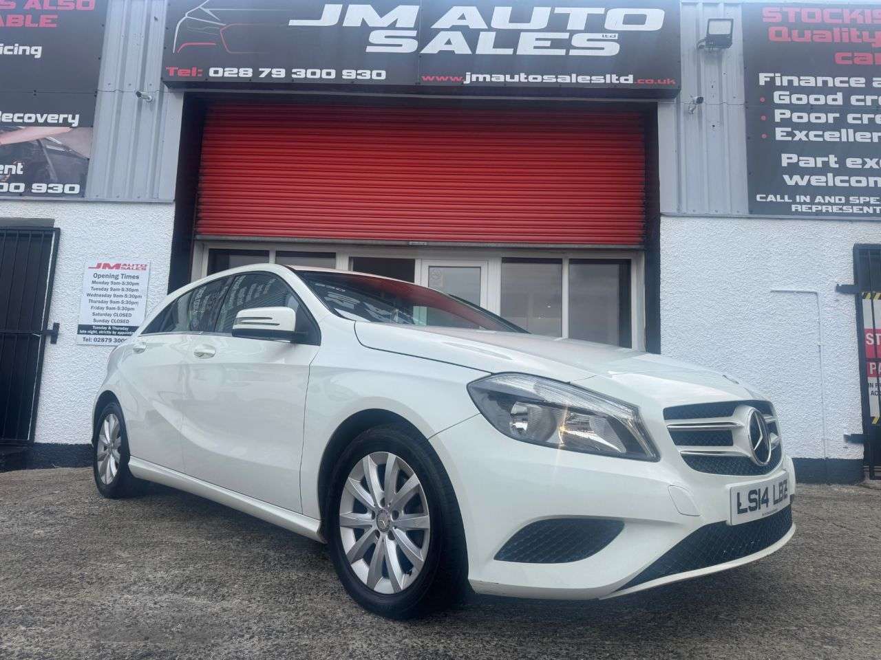 A 2014 MERCEDES-BENZ A-CLASS 1.5 A180 CDI SE Hatchback 5dr Diesel 7G-DCT Euro 5 (s/s) (109 ps) A 2014 MERCEDES-BENZ A-CLASS 1.5 A180 CDI SE Hatchback 5dr Diesel 7G-DCT Euro 5 (s/s) (109 ps)