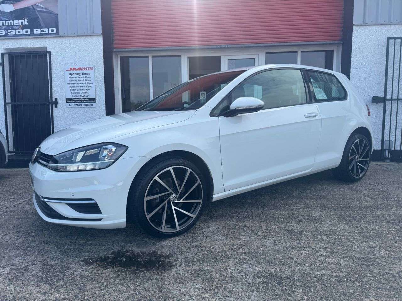 A 2018 VOLKSWAGEN GOLF 1.6 TDI BlueMotion Tech SE Hatchback 3dr Diesel Manual Euro 6 (s/s) (115 ps A 2018 VOLKSWAGEN GOLF 1.6 TDI BlueMotion Tech SE Hatchback 3dr Diesel Manual Euro 6 (s/s) (115 ps