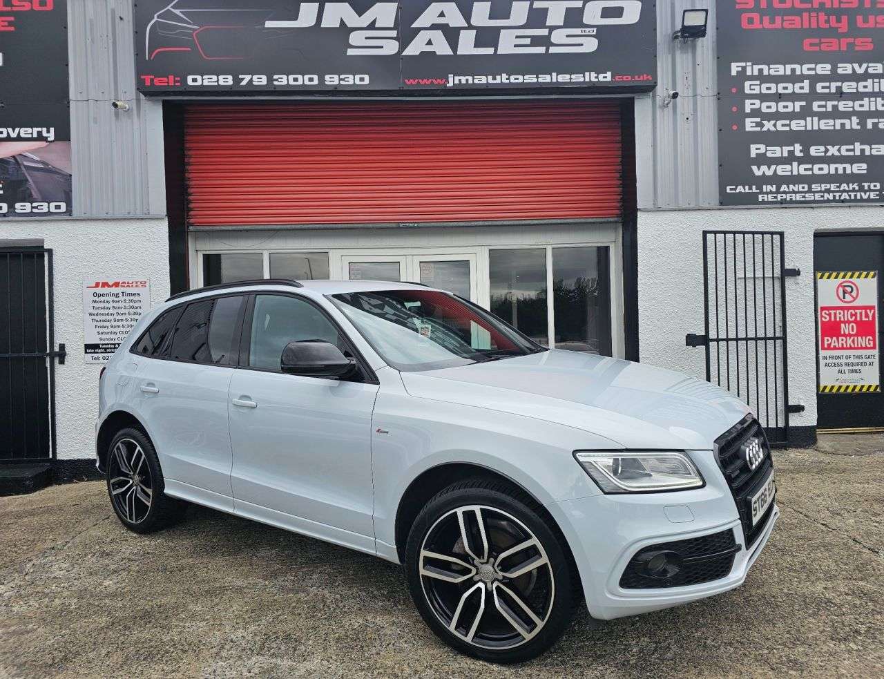 A 2016 AUDI Q5 2.0 TDI S line Plus SUV 5dr Diesel Manual quattro Euro 6 (s/s) (190 ps) A 2016 AUDI Q5 2.0 TDI S line Plus SUV 5dr Diesel Manual quattro Euro 6 (s/s) (190 ps)