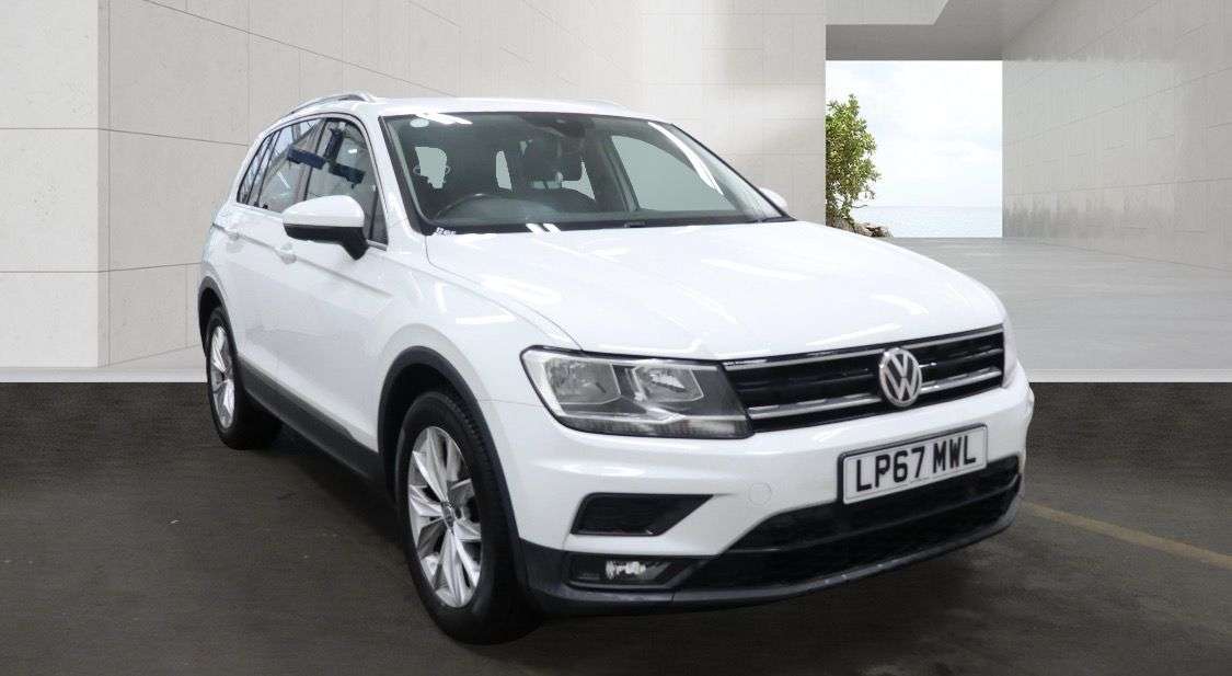A 2018 VOLKSWAGEN TIGUAN 2.0 TDI SE SUV 5dr Diesel Manual Euro 6 (s/s) (150 ps) A 2018 VOLKSWAGEN TIGUAN 2.0 TDI SE SUV 5dr Diesel Manual Euro 6 (s/s) (150 ps)