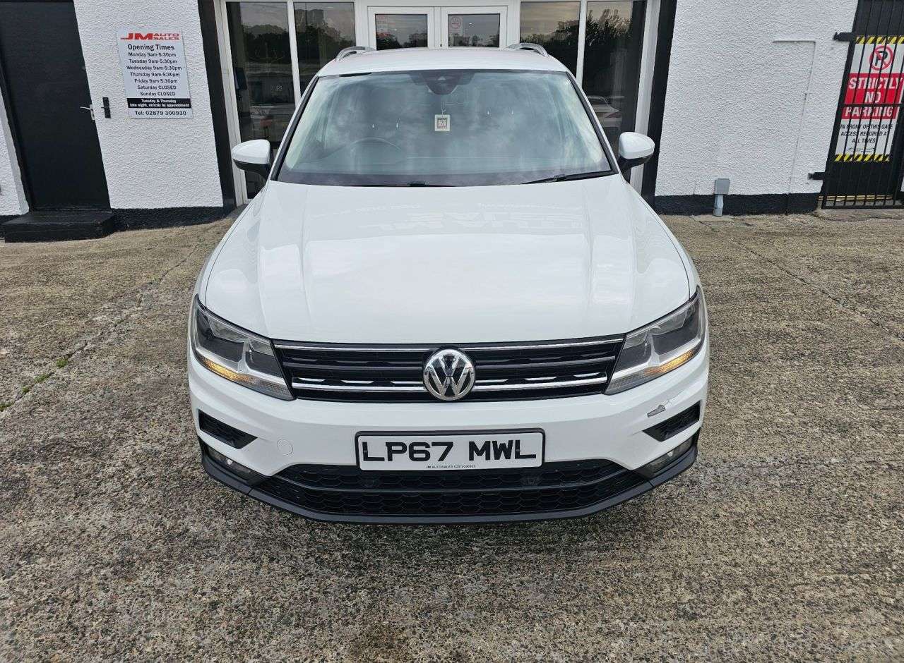 A 2018 VOLKSWAGEN TIGUAN 2.0 TDI SE SUV 5dr Diesel Manual Euro 6 (s/s) (150 ps) A 2018 VOLKSWAGEN TIGUAN 2.0 TDI SE SUV 5dr Diesel Manual Euro 6 (s/s) (150 ps)
