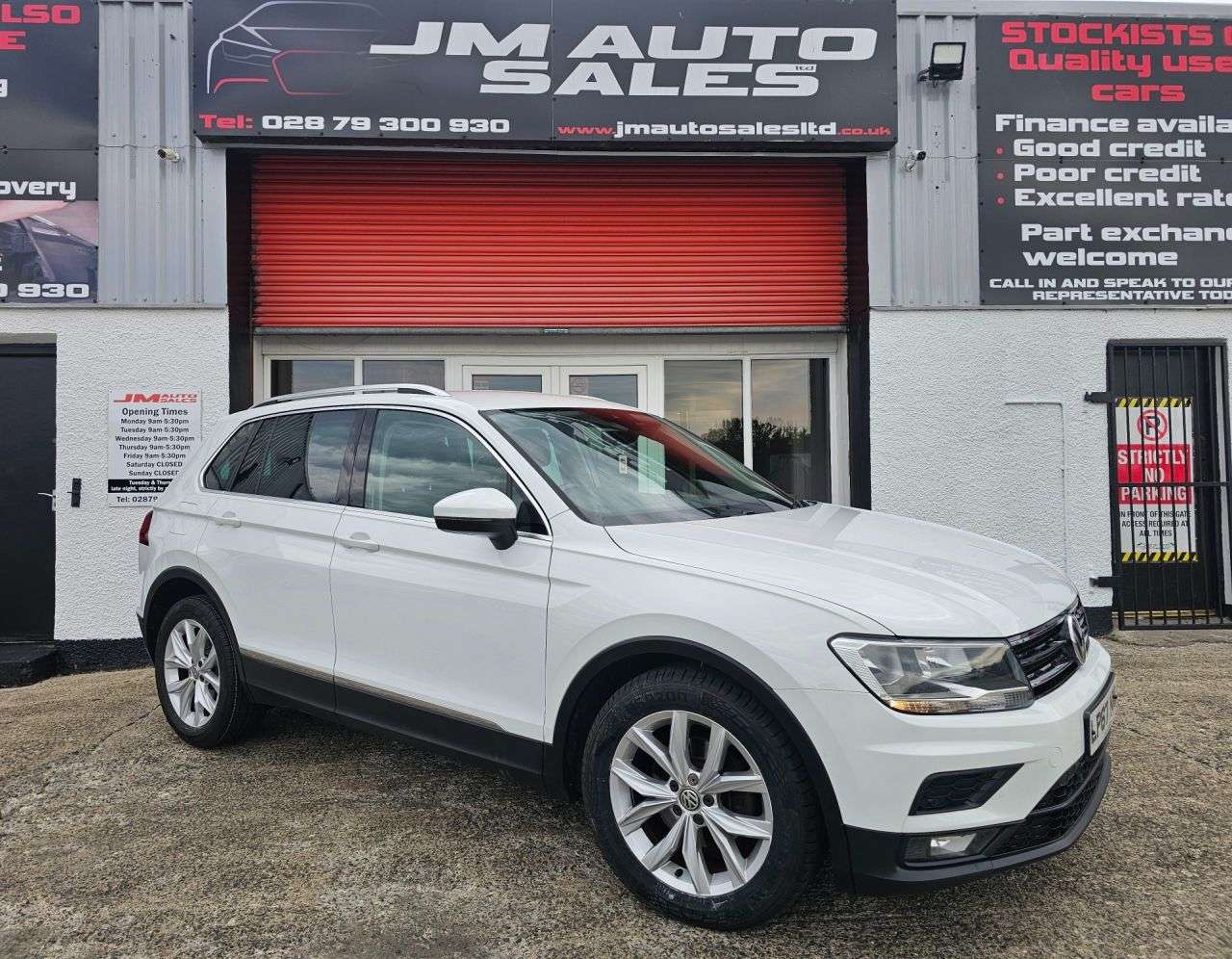 A 2018 VOLKSWAGEN TIGUAN 2.0 TDI SE SUV 5dr Diesel Manual Euro 6 (s/s) (150 ps) A 2018 VOLKSWAGEN TIGUAN 2.0 TDI SE SUV 5dr Diesel Manual Euro 6 (s/s) (150 ps)