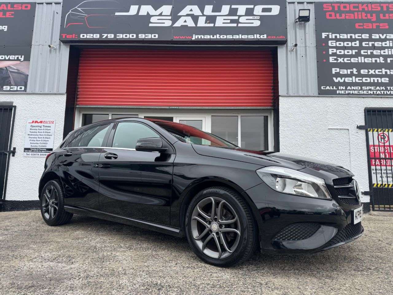 A 2015 MERCEDES-BENZ A-CLASS 1.5 A180 CDI SE Hatchback 5dr Diesel 7G-DCT Euro 5 (s/s) (109 ps) A 2015 MERCEDES-BENZ A-CLASS 1.5 A180 CDI SE Hatchback 5dr Diesel 7G-DCT Euro 5 (s/s) (109 ps)