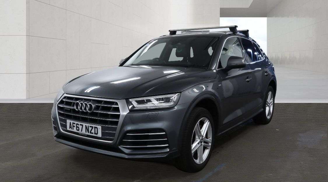 A 2017 AUDI Q5 2.0 TDI S-LINE SUV 5dr Diesel S Tronic quattro Euro 6 (s/s) (190 ps) A 2017 AUDI Q5 2.0 TDI S-LINE SUV 5dr Diesel S Tronic quattro Euro 6 (s/s) (190 ps)