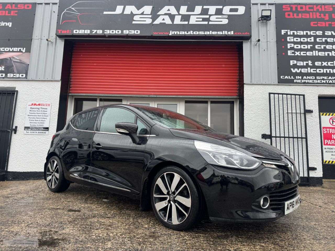 A 2016 RENAULT CLIO 1.5 dCi Iconic 25 Nav Hatchback 5dr Diesel Manual Euro 6 (s/s) (90 ps) A 2016 RENAULT CLIO 1.5 dCi Iconic 25 Nav Hatchback 5dr Diesel Manual Euro 6 (s/s) (90 ps)