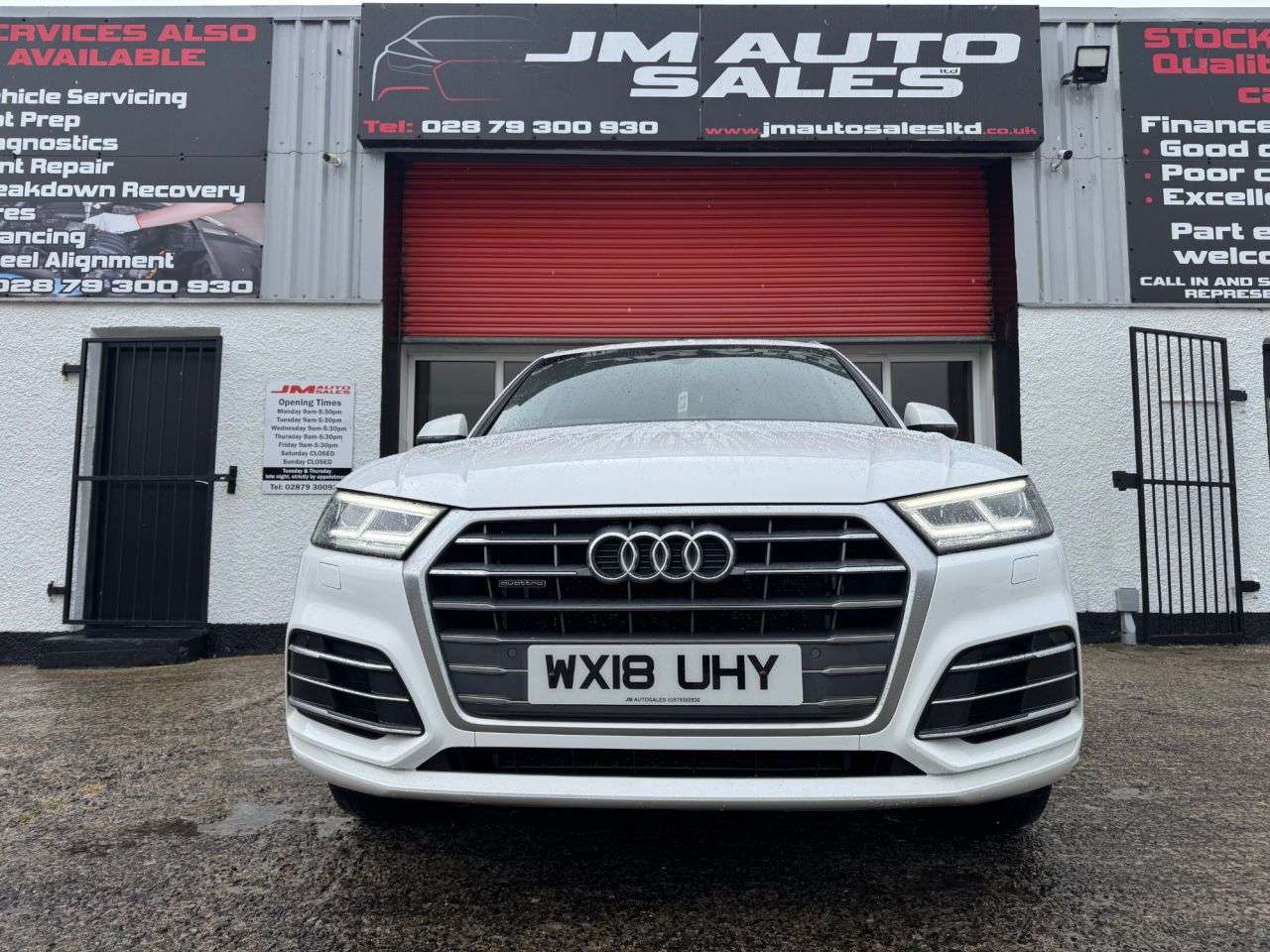 A 2018 AUDI Q5 2.0 TDI S line SUV 5dr Diesel S Tronic quattro Euro 6 (s/s) (190 ps) A 2018 AUDI Q5 2.0 TDI S line SUV 5dr Diesel S Tronic quattro Euro 6 (s/s) (190 ps)