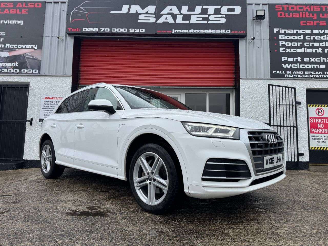 A 2018 AUDI Q5 2.0 TDI S line SUV 5dr Diesel S Tronic quattro Euro 6 (s/s) (190 ps) A 2018 AUDI Q5 2.0 TDI S line SUV 5dr Diesel S Tronic quattro Euro 6 (s/s) (190 ps)