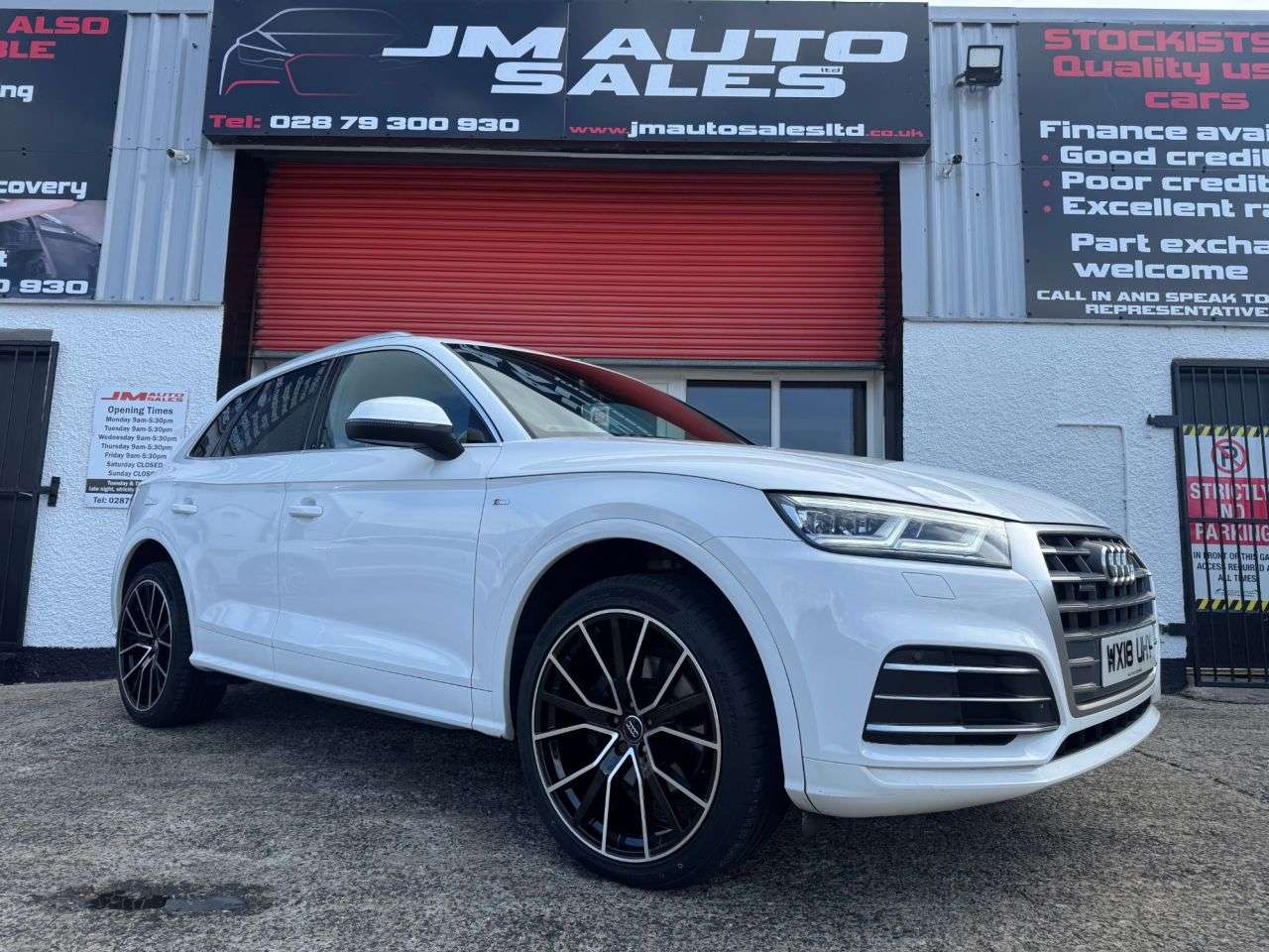 A 2018 AUDI Q5 2.0 TDI S line SUV 5dr Diesel S Tronic quattro Euro 6 (s/s) (190 ps) A 2018 AUDI Q5 2.0 TDI S line SUV 5dr Diesel S Tronic quattro Euro 6 (s/s) (190 ps)