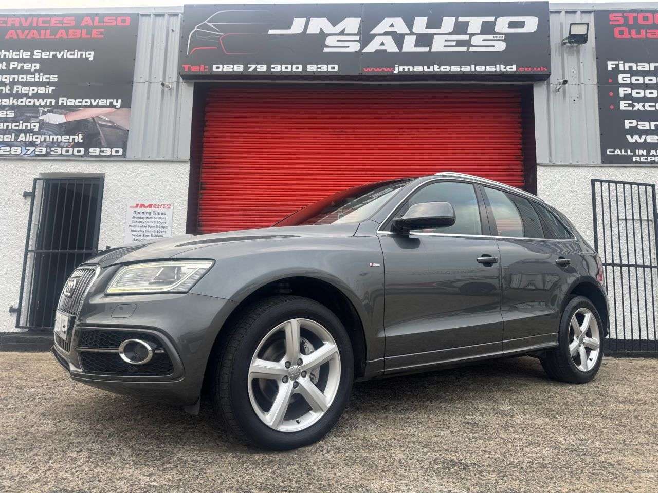 A 2016 AUDI Q5 2.0 TDI S line SUV 5dr Diesel Manual quattro Euro 6 (s/s) (150 ps) A 2016 AUDI Q5 2.0 TDI S line SUV 5dr Diesel Manual quattro Euro 6 (s/s) (150 ps)