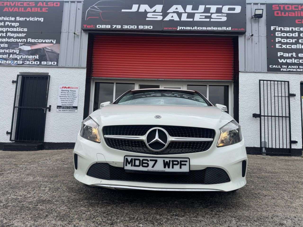 A 2017 MERCEDES-BENZ A CLASS 1.5 A180d SE Hatchback 5dr Diesel 7G-DCT Euro 6 (s/s) (109 ps) A 2017 MERCEDES-BENZ A CLASS 1.5 A180d SE Hatchback 5dr Diesel 7G-DCT Euro 6 (s/s) (109 ps)