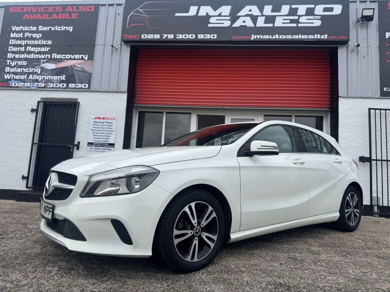A 2017 MERCEDES-BENZ A CLASS 1.5 A180d SE Hatchback 5dr Diesel 7G-DCT Euro 6 (s/s) (109 ps) A 2017 MERCEDES-BENZ A CLASS 1.5 A180d SE Hatchback 5dr Diesel 7G-DCT Euro 6 (s/s) (109 ps)