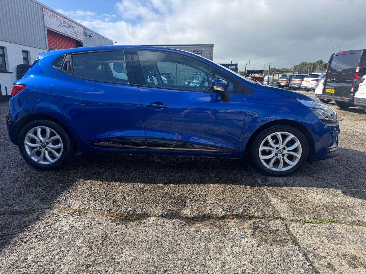 2017 RENAULT CLIO 2017 RENAULT CLIO