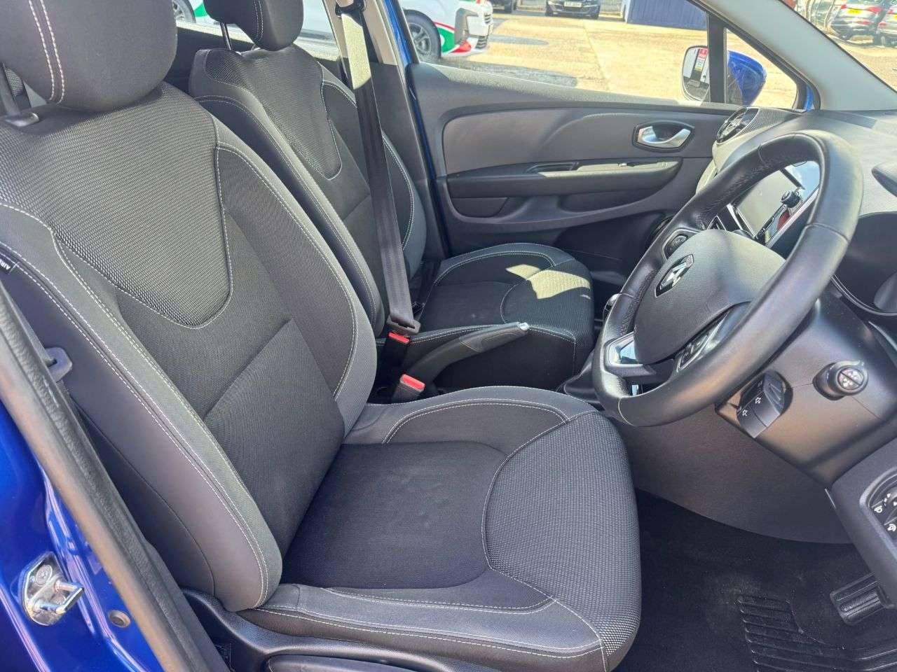 2017 RENAULT CLIO 2017 RENAULT CLIO
