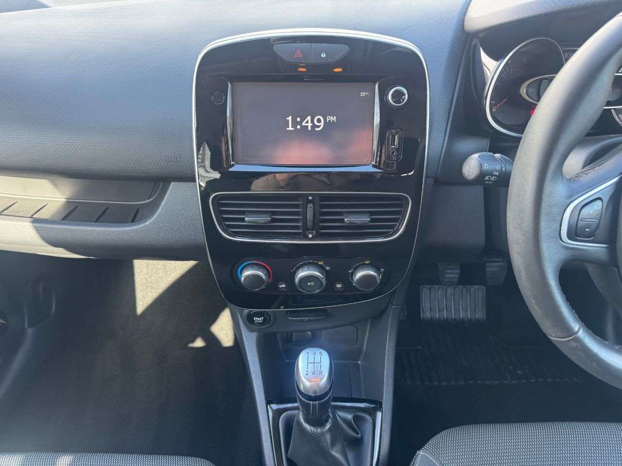 2017 RENAULT CLIO 2017 RENAULT CLIO
