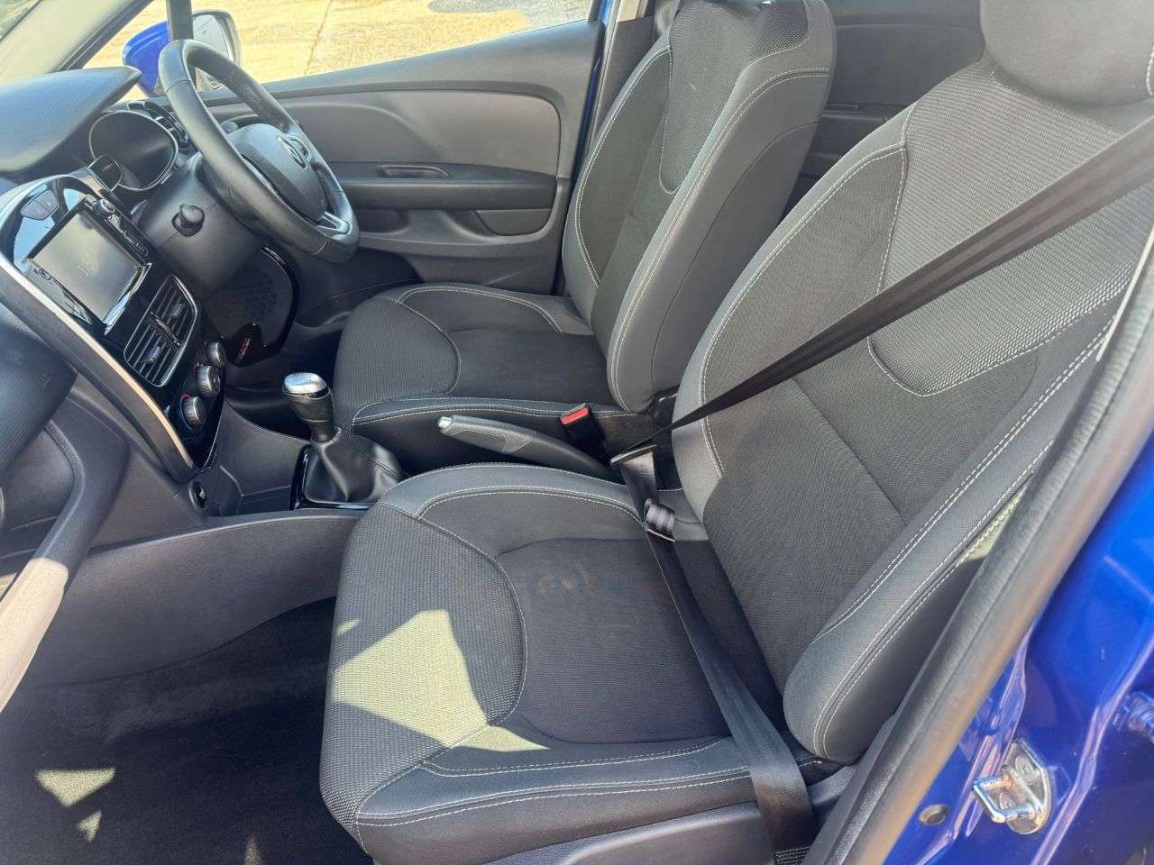 2017 RENAULT CLIO 2017 RENAULT CLIO