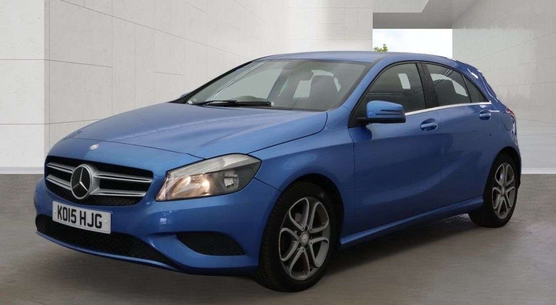 A 2015 MERCEDES-BENZ A CLASS 1.5 A180 CDI Sport Hatchback 5dr Diesel 7G-DCT Euro 5 (s/s) (109 ps) A 2015 MERCEDES-BENZ A CLASS 1.5 A180 CDI Sport Hatchback 5dr Diesel 7G-DCT Euro 5 (s/s) (109 ps)