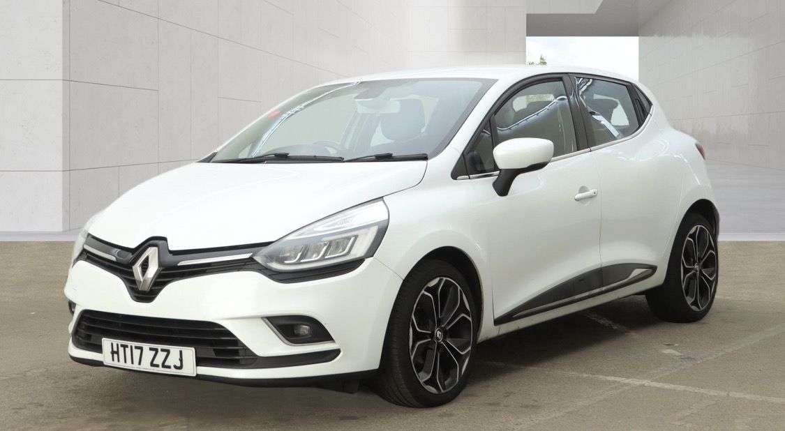 A 2017 RENAULT CLIO 1.5 dCi Dynamique S Nav Hatchback 5dr Diesel Manual Euro 6 (s/s) (90 ps) A 2017 RENAULT CLIO 1.5 dCi Dynamique S Nav Hatchback 5dr Diesel Manual Euro 6 (s/s) (90 ps)