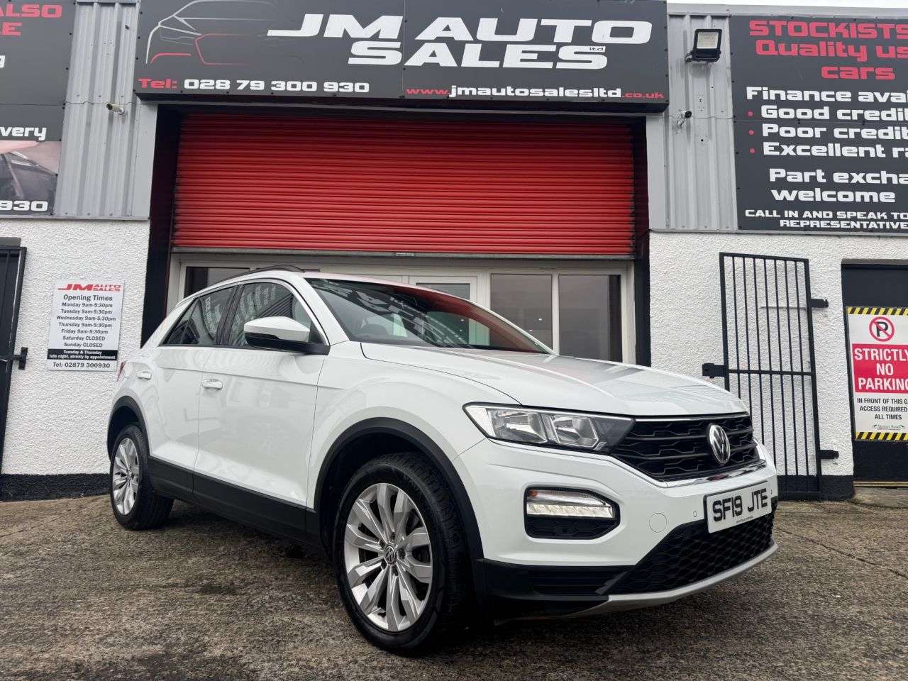 A 2019 VOLKSWAGEN T-ROC 1.6 TDI SE SUV 5dr Diesel Manual Euro 6 (s/s) (115 ps) A 2019 VOLKSWAGEN T-ROC 1.6 TDI SE SUV 5dr Diesel Manual Euro 6 (s/s) (115 ps)