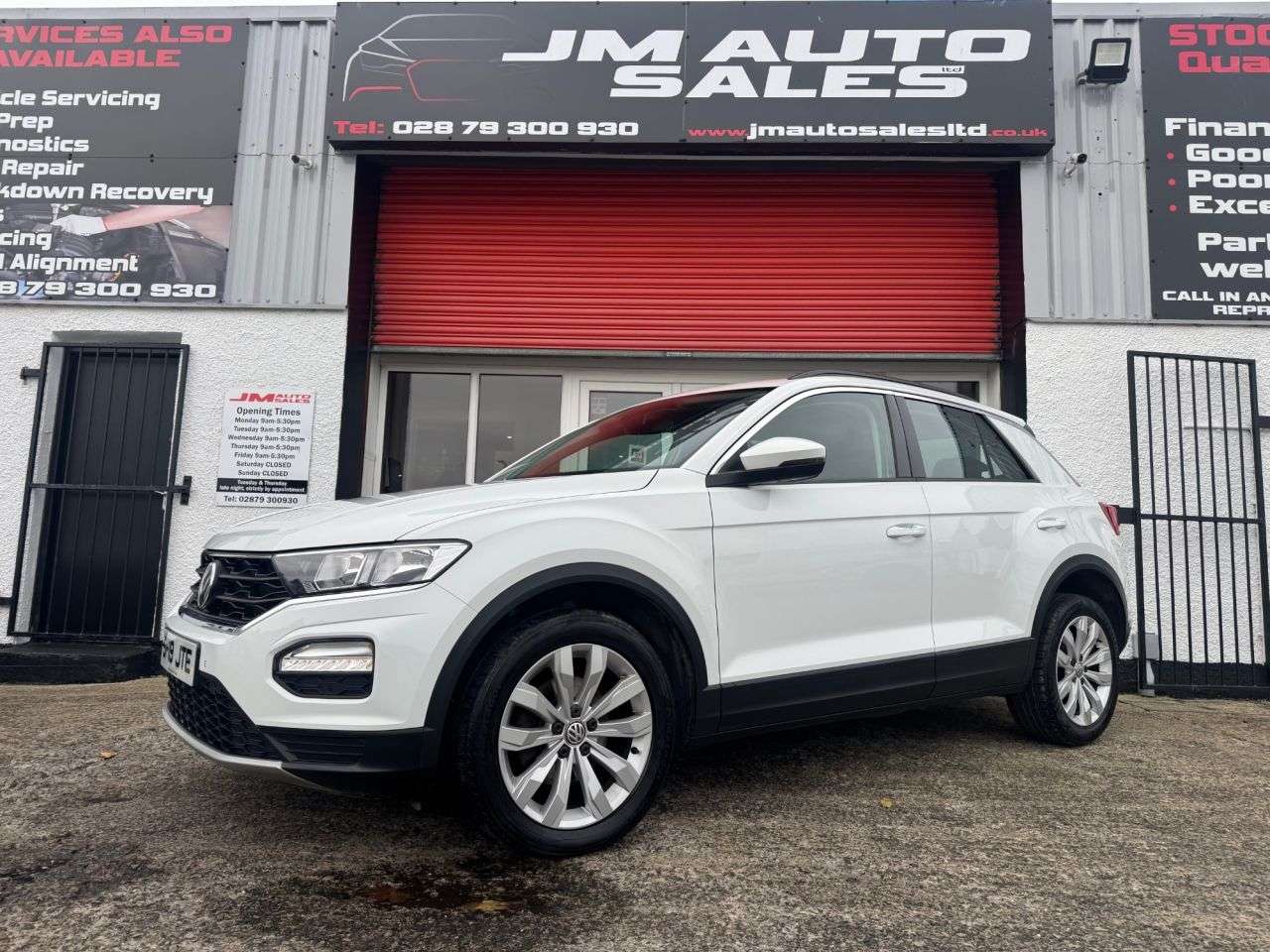 A 2019 VOLKSWAGEN T-ROC 1.6 TDI SE SUV 5dr Diesel Manual Euro 6 (s/s) (115 ps) A 2019 VOLKSWAGEN T-ROC 1.6 TDI SE SUV 5dr Diesel Manual Euro 6 (s/s) (115 ps)
