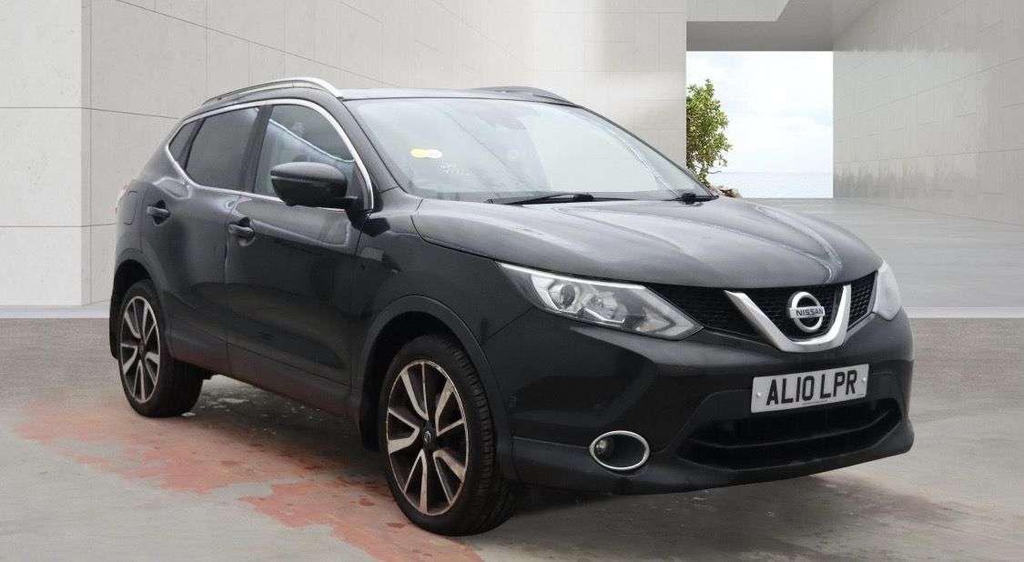 A 2017 NISSAN QASHQAI 1.6 dCi Tekna SUV 5dr Diesel Manual 2WD Euro 6 (s/s) (130 ps) A 2017 NISSAN QASHQAI 1.6 dCi Tekna SUV 5dr Diesel Manual 2WD Euro 6 (s/s) (130 ps)