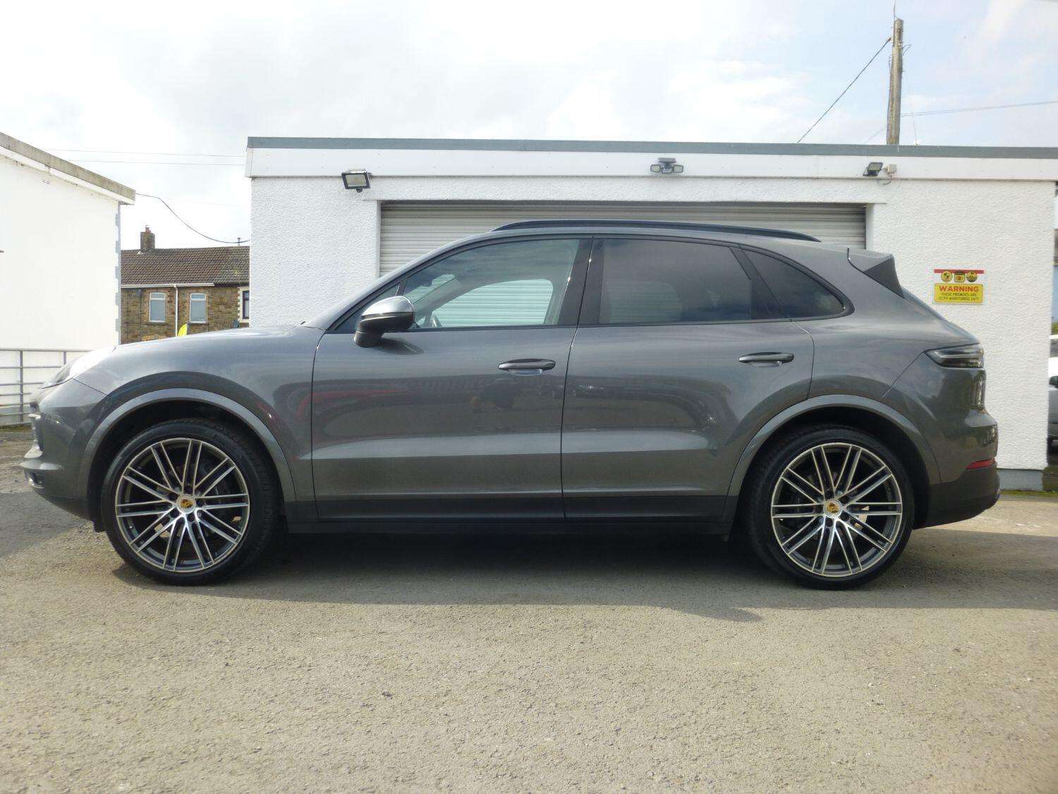 A 2019 PORSCHE CAYENNE V6 TIPTRONIC A 2019 PORSCHE CAYENNE V6 TIPTRONIC