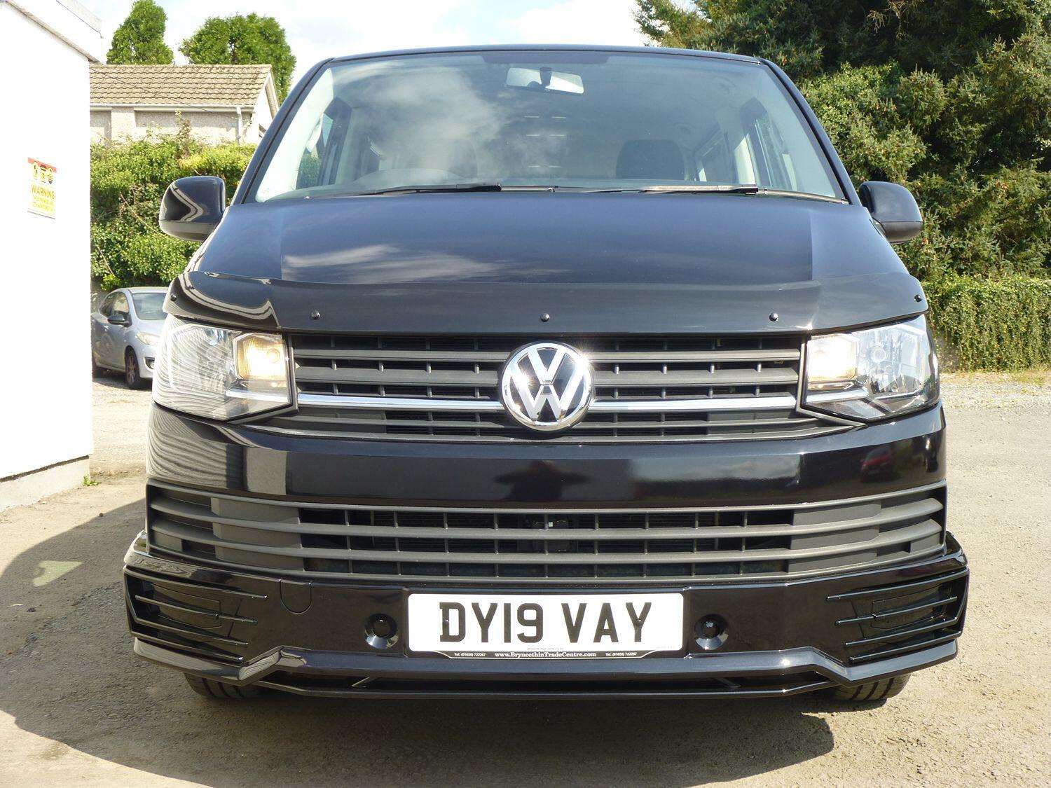 A 2019 VOLKSWAGEN TRANSPORTER SHUTTLE LWB T32 2.0 TDI S BMT 8 SEATER SHUTTLE NO VAT EURO6 ULEZ COMPLIANT A 2019 VOLKSWAGEN TRANSPORTER SHUTTLE LWB T32 2.0 TDI S BMT 8 SEATER SHUTTLE NO VAT EURO6 ULEZ COMPLIANT
