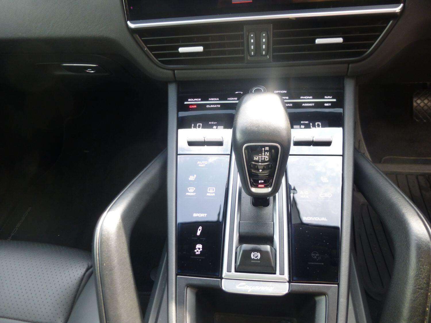 2019 PORSCHE CAYENNE 2019 PORSCHE CAYENNE