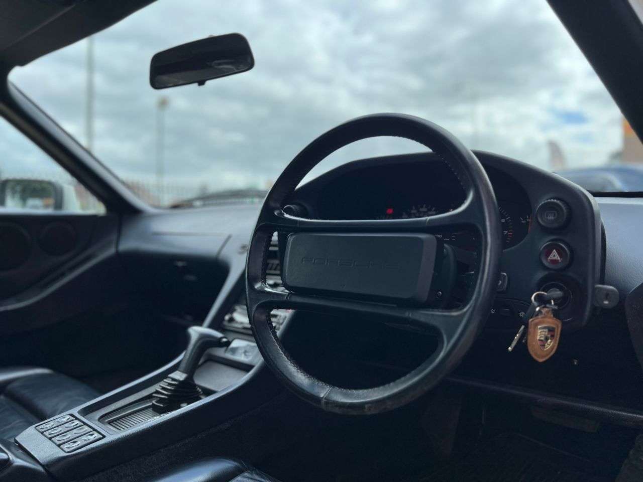 1990 PORSCHE 928 1990 PORSCHE 928