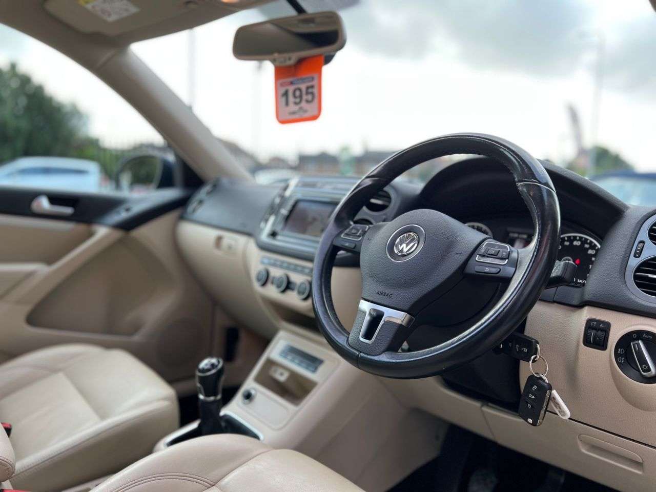 2015 VOLKSWAGEN TIGUAN 2015 VOLKSWAGEN TIGUAN