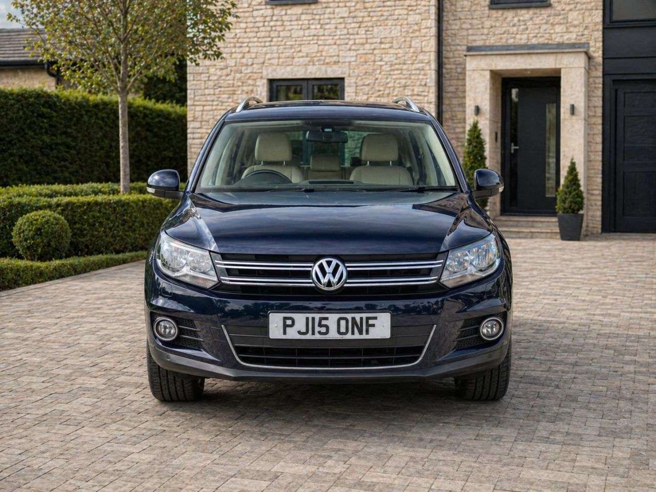 A 2015 VOLKSWAGEN TIGUAN MATCH TDI BLUEMOTION TECHNOLOGY A 2015 VOLKSWAGEN TIGUAN MATCH TDI BLUEMOTION TECHNOLOGY