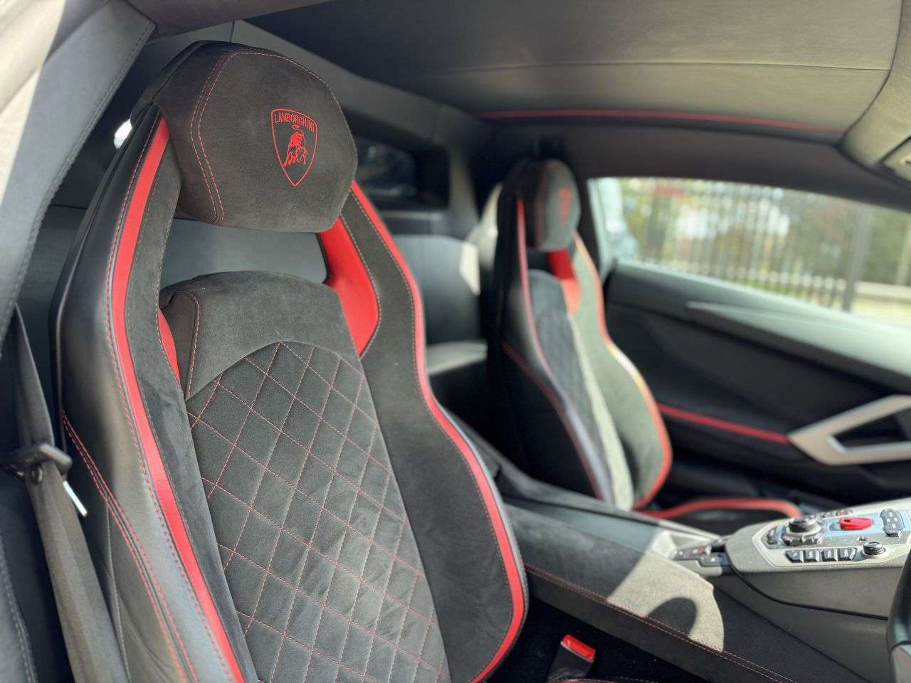 null LAMBORGHINI AVENTADOR null LAMBORGHINI AVENTADOR