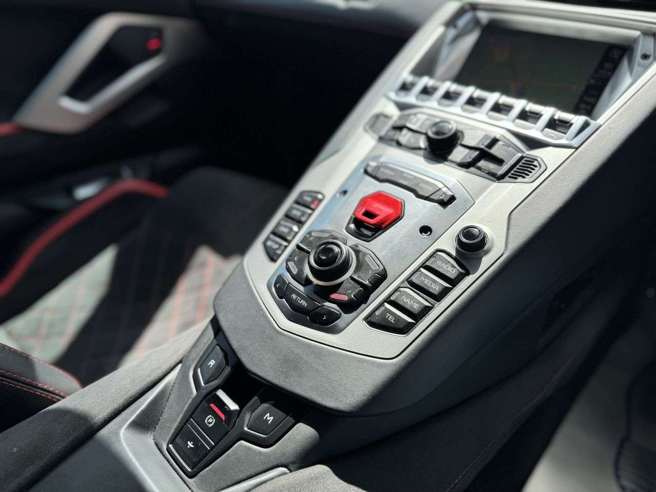 null LAMBORGHINI AVENTADOR null LAMBORGHINI AVENTADOR