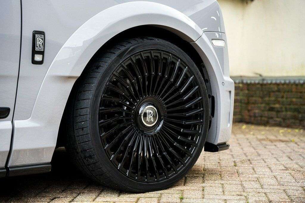 null ROLLS-ROYCE CULLINAN null ROLLS-ROYCE CULLINAN