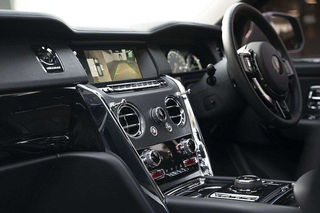 null ROLLS-ROYCE CULLINAN null ROLLS-ROYCE CULLINAN