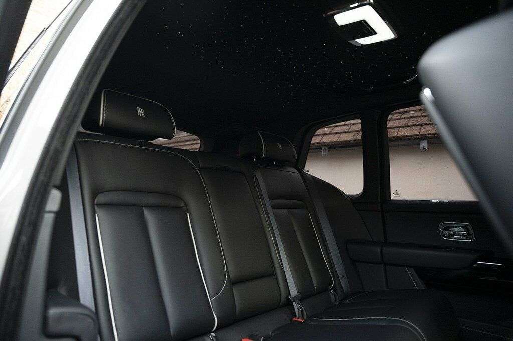 null ROLLS-ROYCE CULLINAN null ROLLS-ROYCE CULLINAN