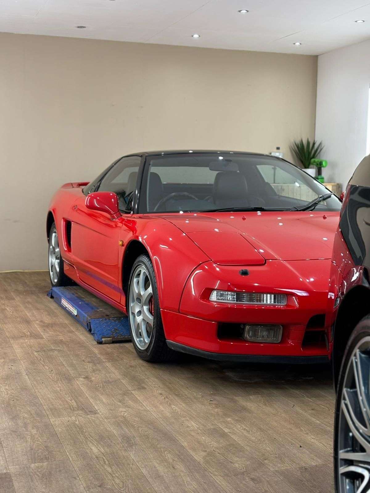 A 1995 HONDA NSX 3.0 Coupe 2dr Petrol Manual (271 bhp) EXPORT ENQUIRIES WELCOME A 1995 HONDA NSX 3.0 Coupe 2dr Petrol Manual (271 bhp) EXPORT ENQUIRIES WELCOME
