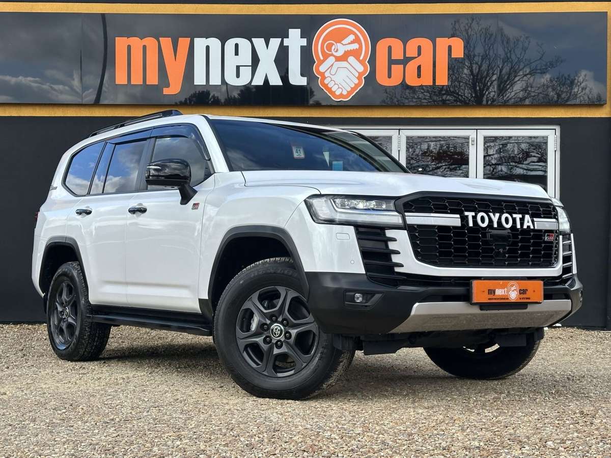 Check out this Toyota Land Cruiser 2021 Diesel Manual