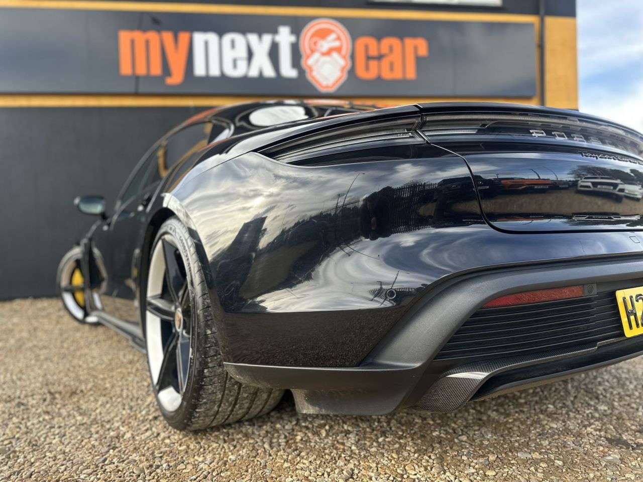 2020 PORSCHE TAYCAN 2020 PORSCHE TAYCAN