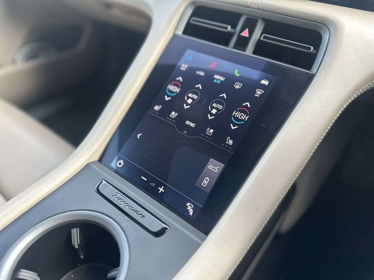 2020 PORSCHE TAYCAN 2020 PORSCHE TAYCAN