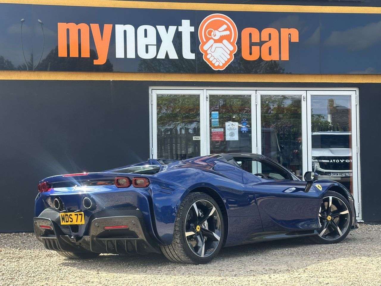 null FERRARI SF90 SPIDER null FERRARI SF90 SPIDER