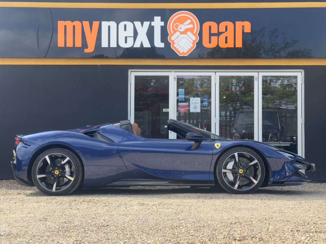 null FERRARI SF90 SPIDER null FERRARI SF90 SPIDER