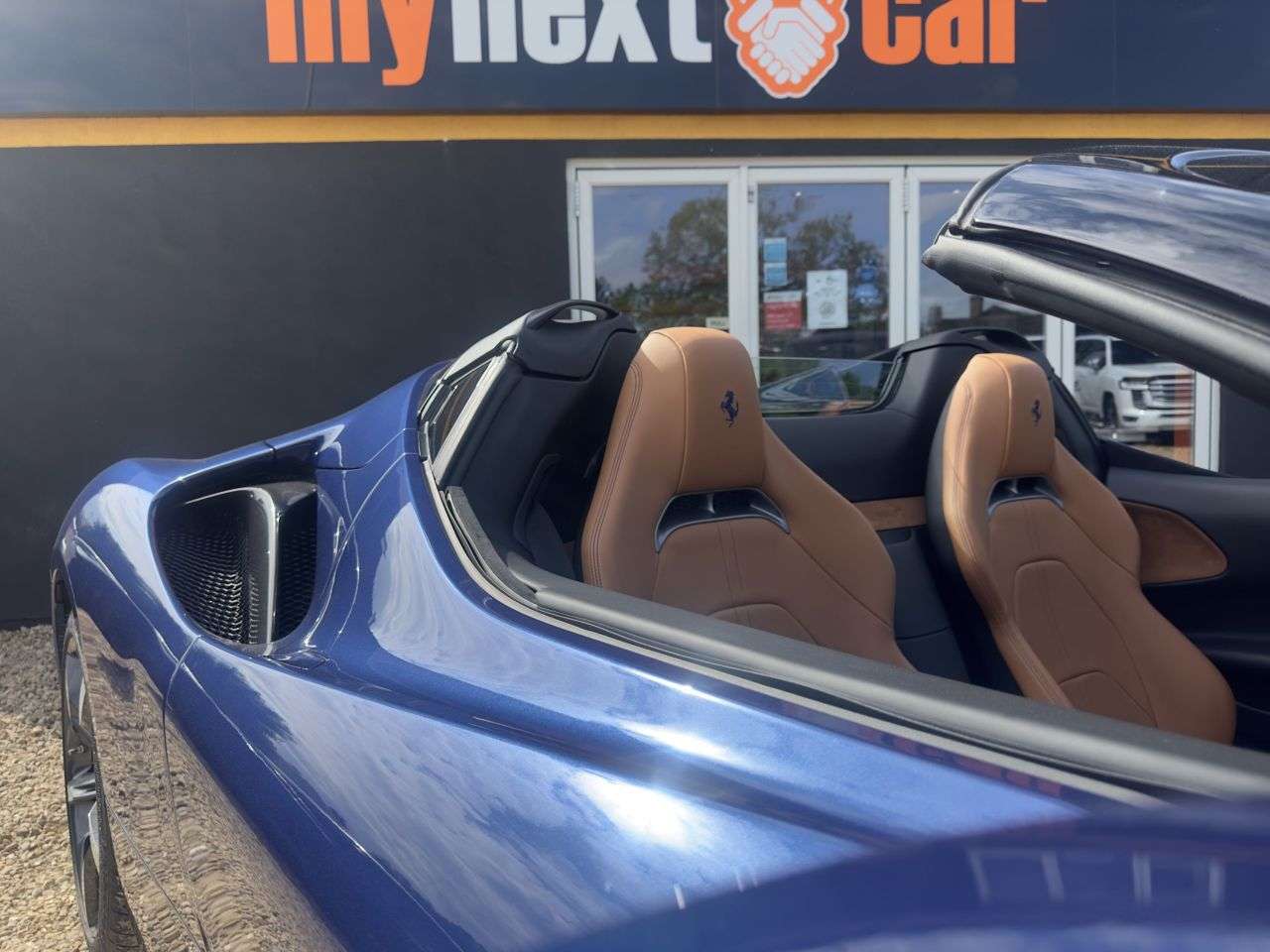 null FERRARI SF90 SPIDER null FERRARI SF90 SPIDER