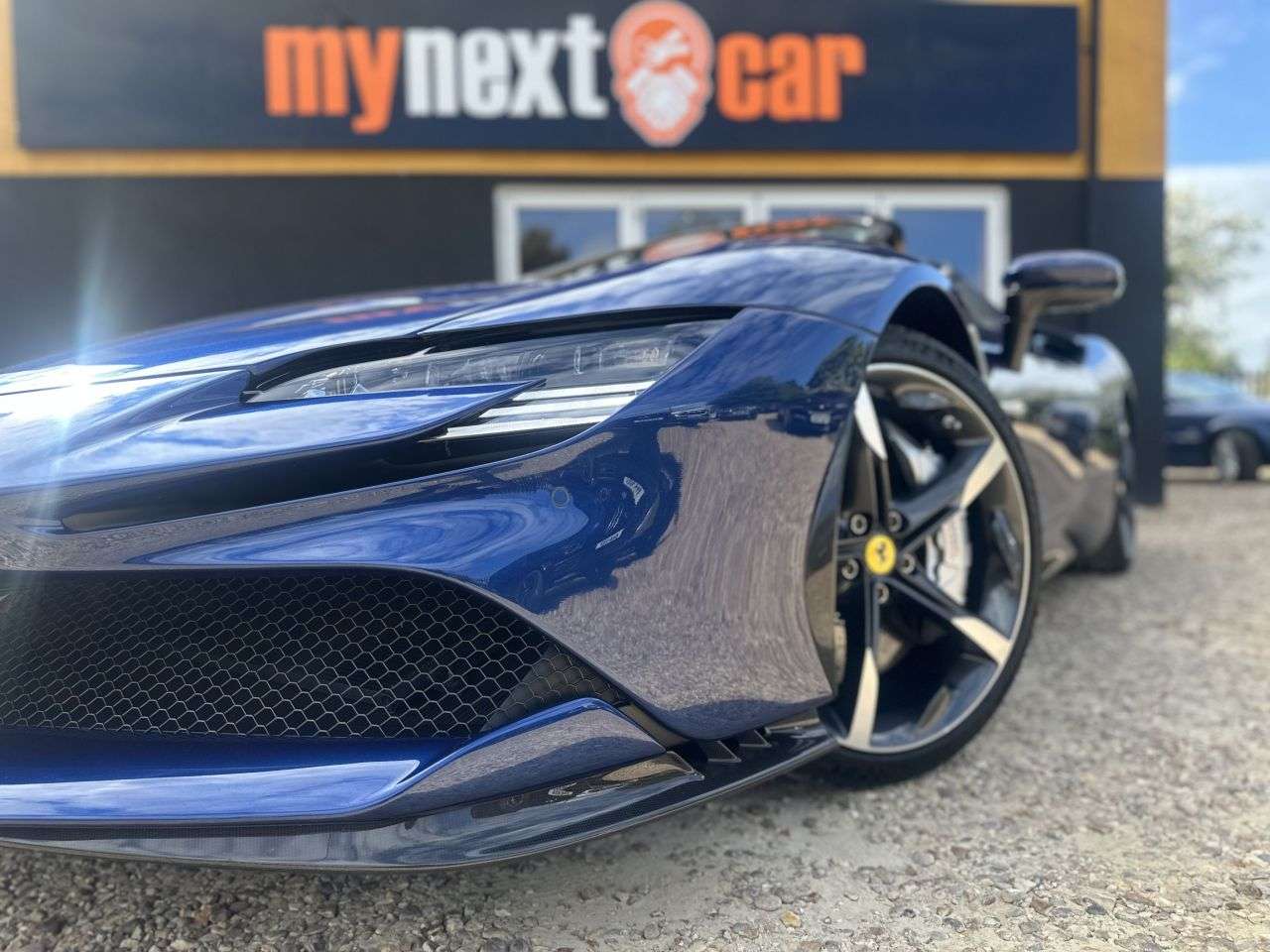 null FERRARI SF90 SPIDER null FERRARI SF90 SPIDER