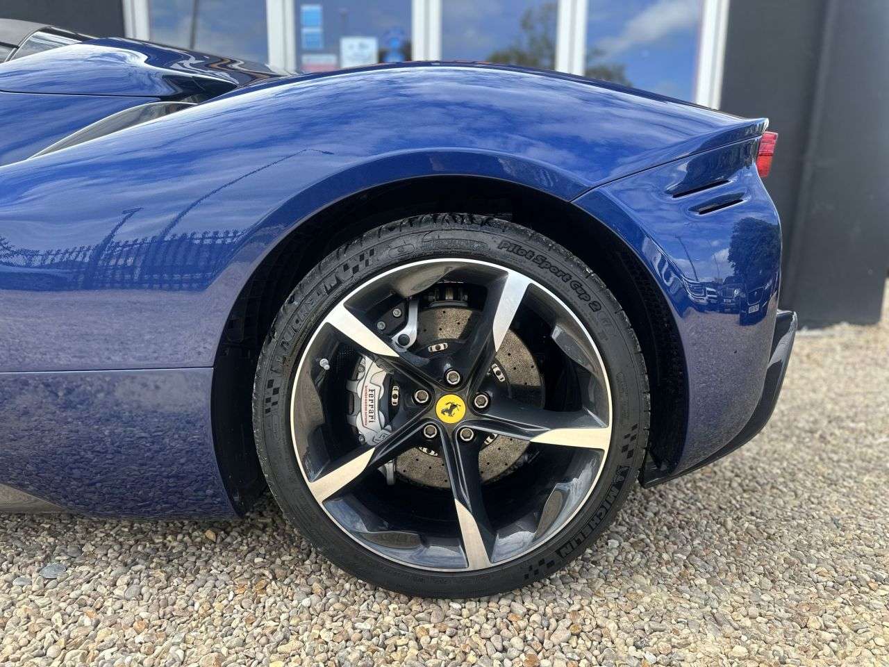 null FERRARI SF90 SPIDER null FERRARI SF90 SPIDER