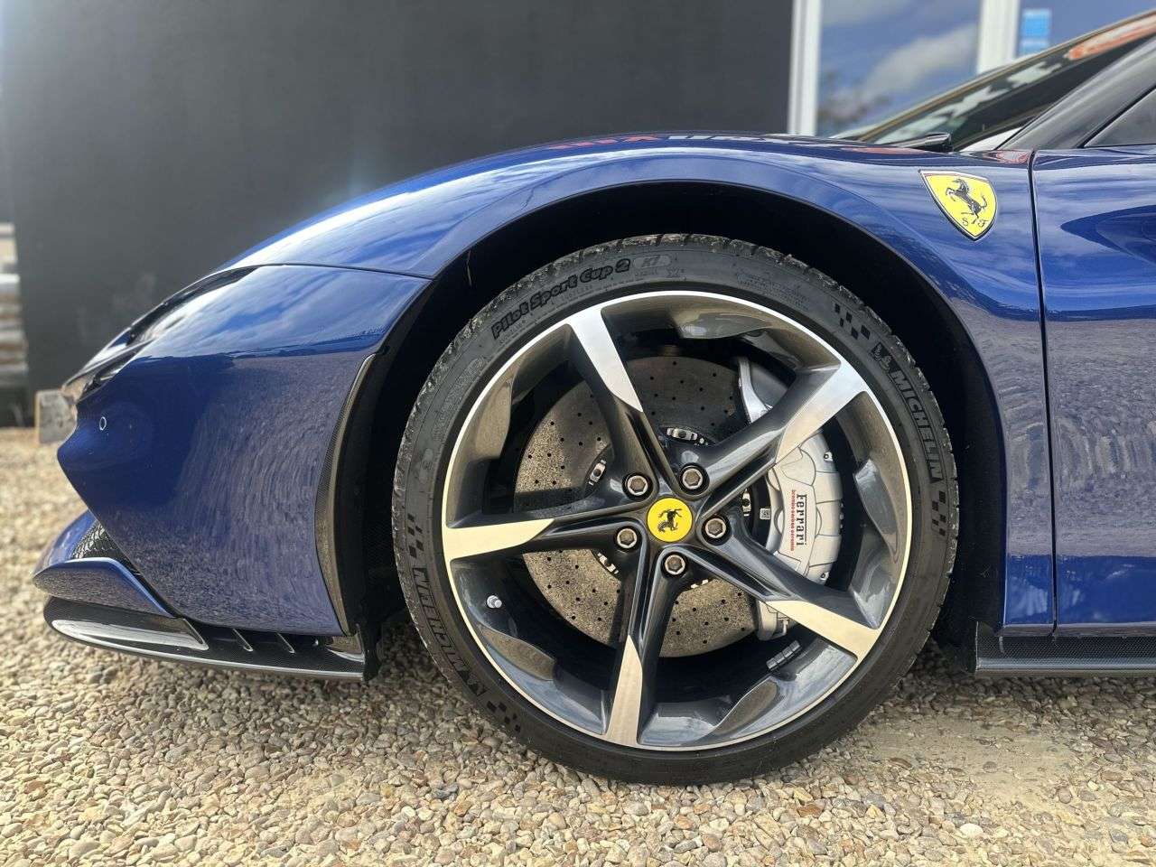 null FERRARI SF90 SPIDER null FERRARI SF90 SPIDER