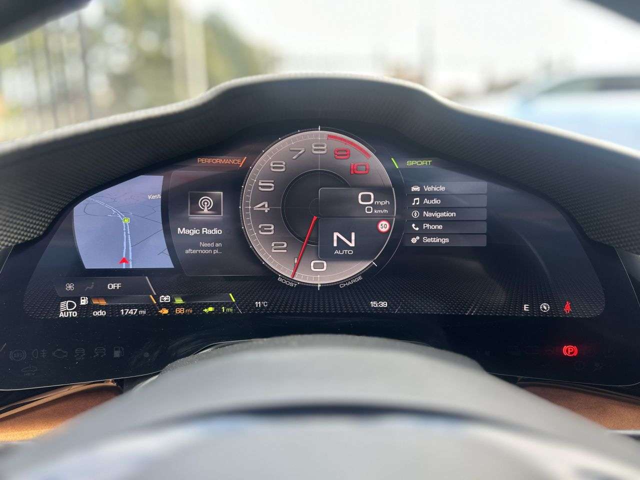 null FERRARI SF90 SPIDER null FERRARI SF90 SPIDER