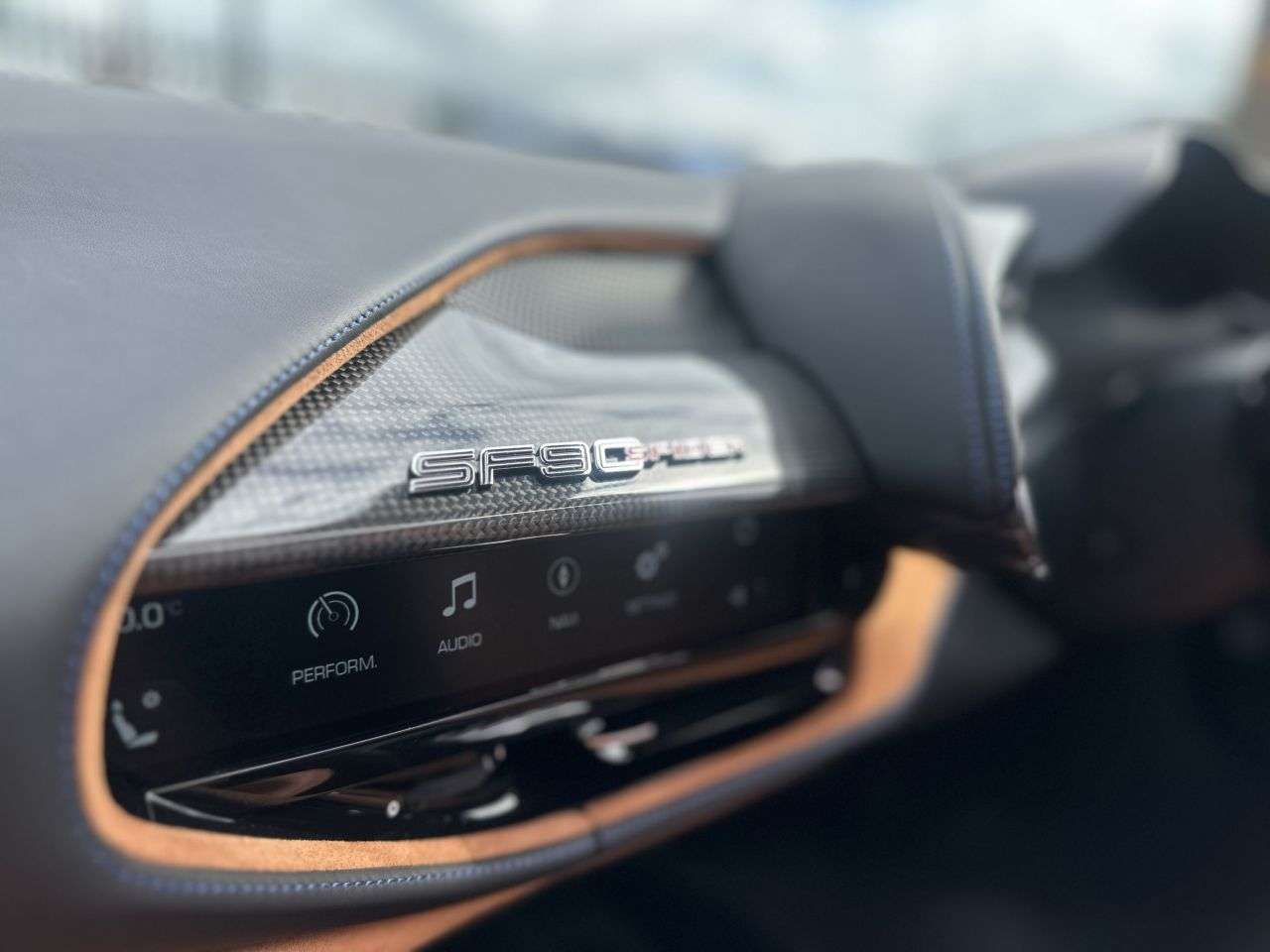 null FERRARI SF90 SPIDER null FERRARI SF90 SPIDER