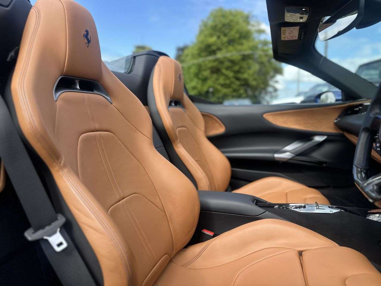 null FERRARI SF90 SPIDER null FERRARI SF90 SPIDER