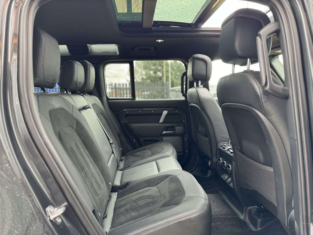 2023 LAND ROVER DEFENDER 2023 LAND ROVER DEFENDER